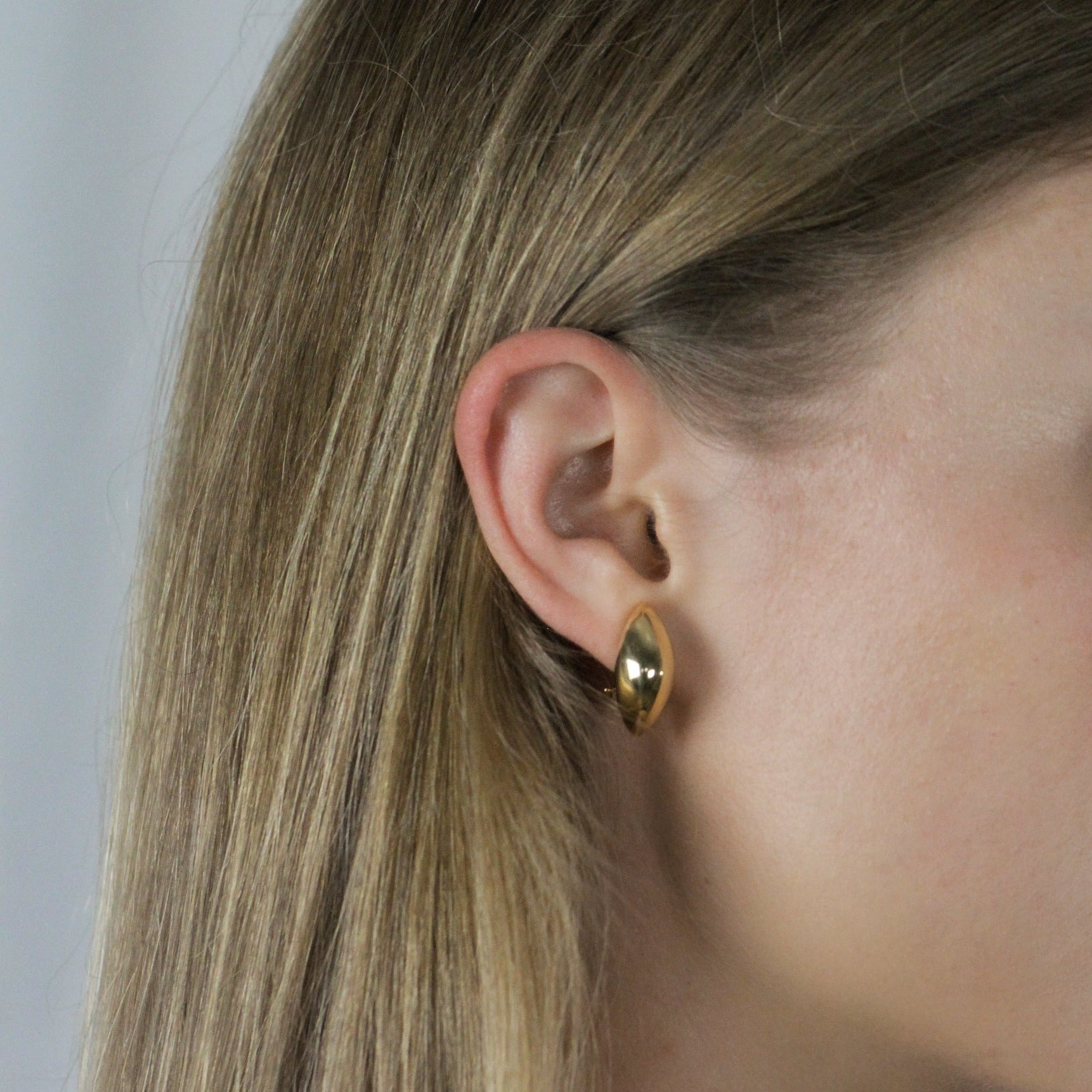 18k gold earrings model