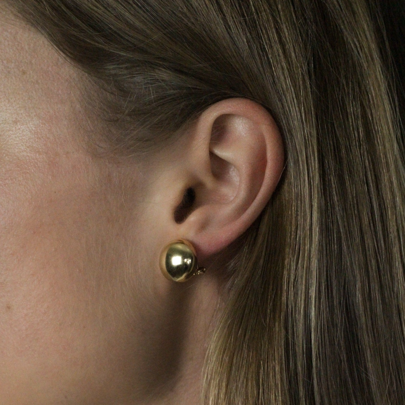 Round gold stud earrings women