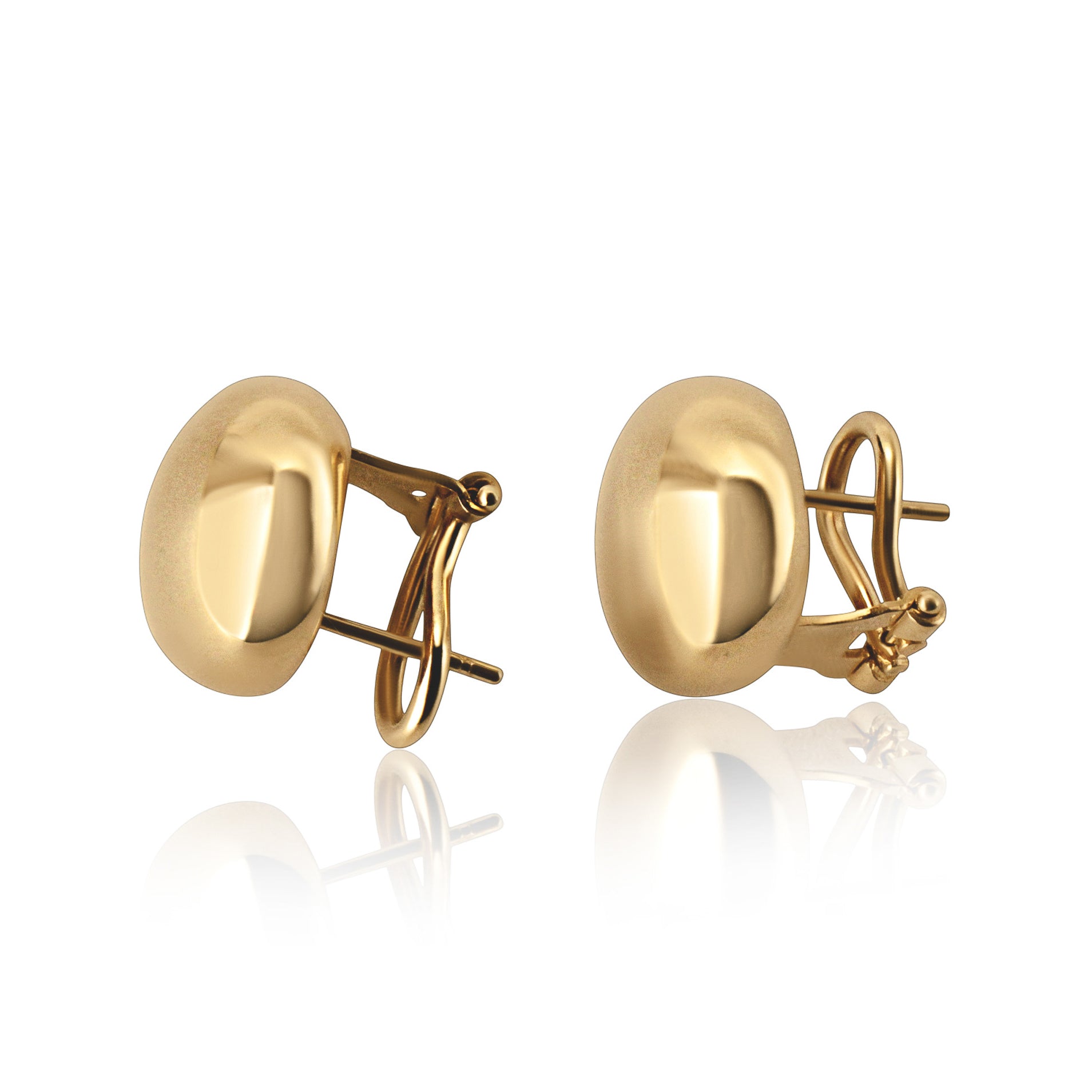 Round gold stud earrings