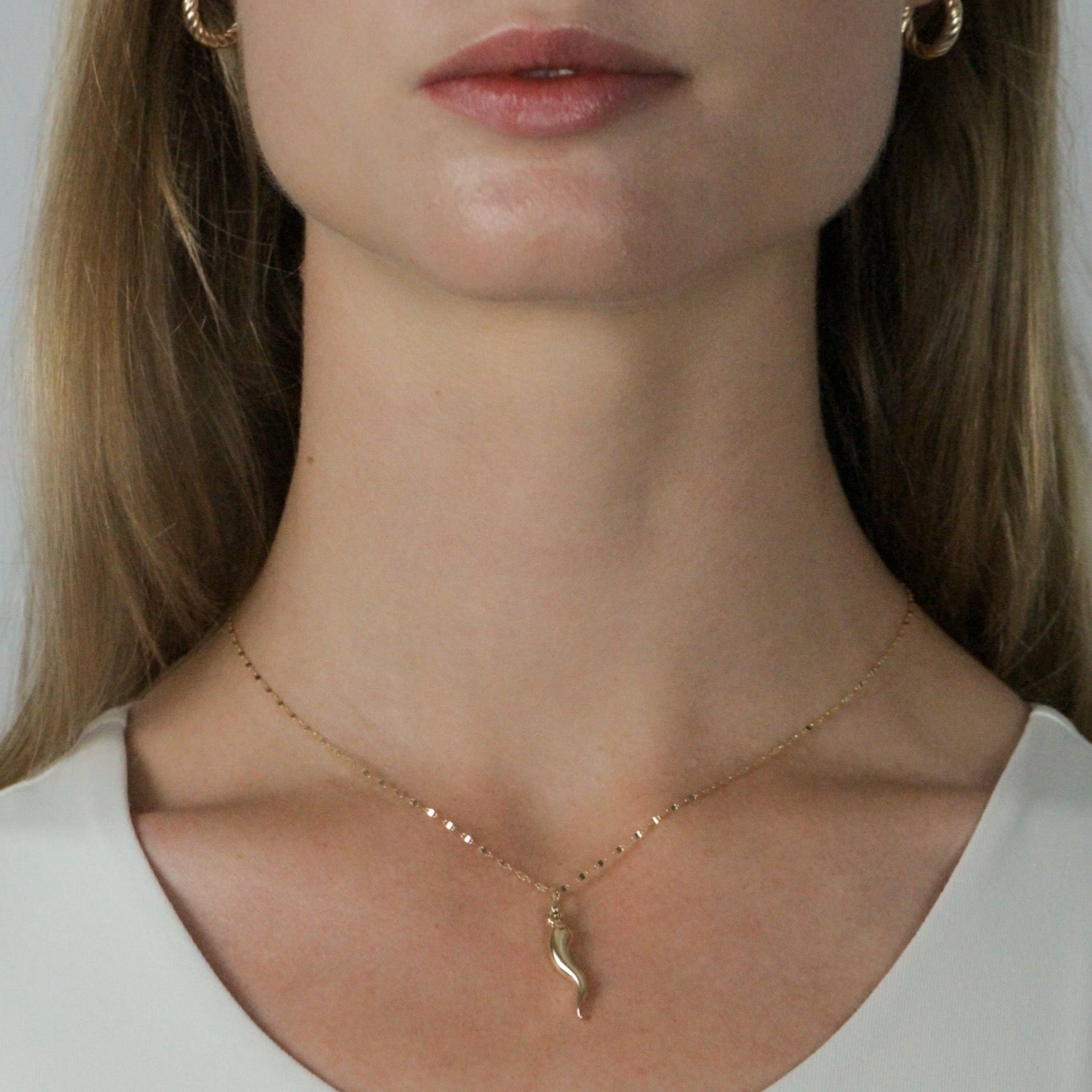 alternate mariner gold chain with pendant women